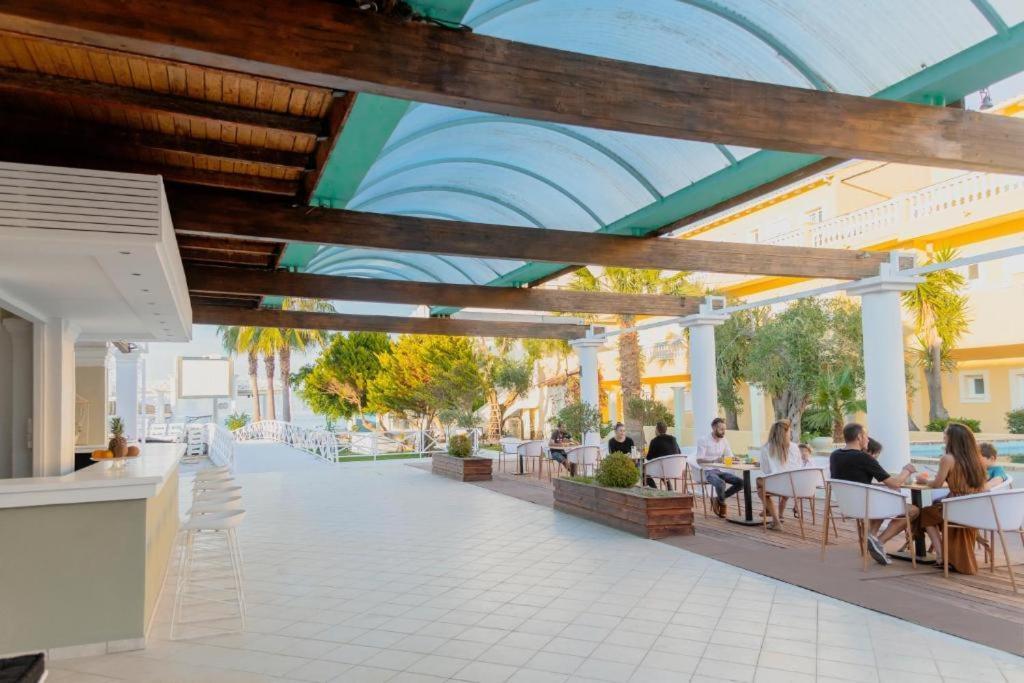 Olive Grove Aparthotel Kavos Bagian luar foto