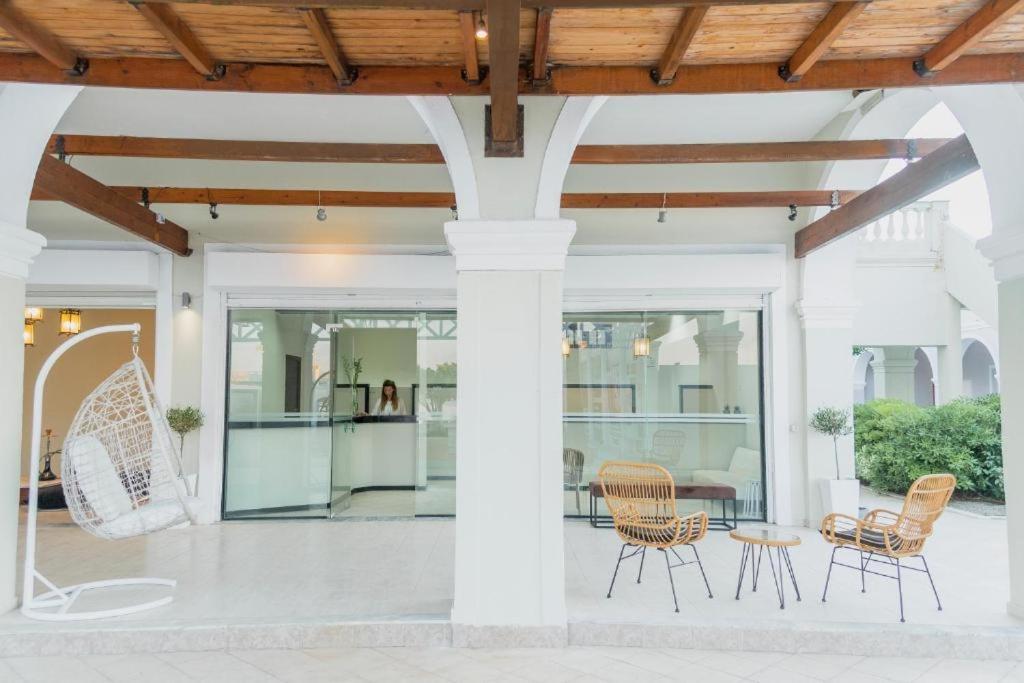 Olive Grove Aparthotel Kavos Bagian luar foto